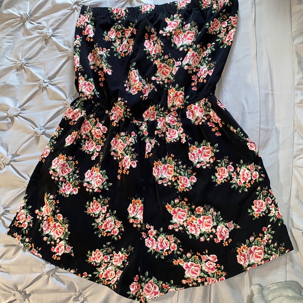 Strapless Floral Romper with Pockets